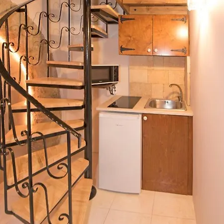 Athina House 펜션 *